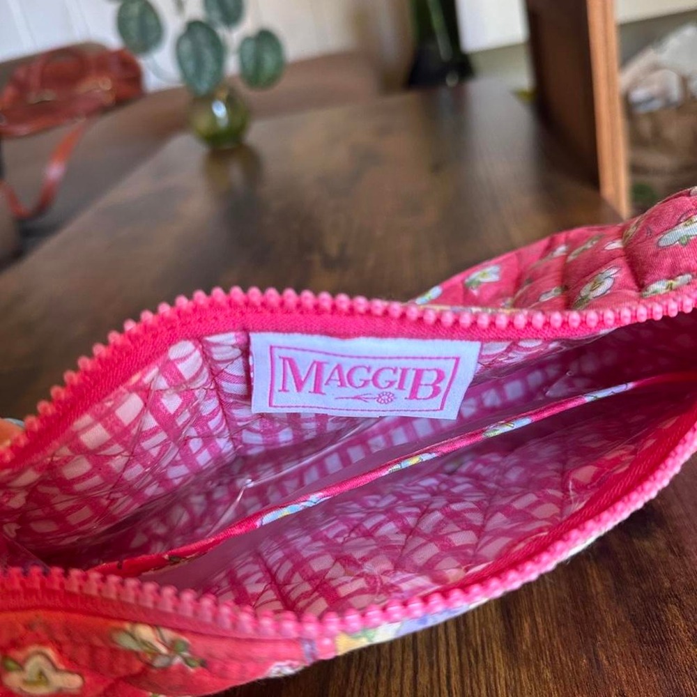 MaggiB Vera Wang Inspired Quilted Toiletry Bag - Picture 5 of 5